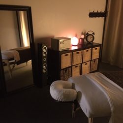 Kneadz Work - One of our several Zen treatment rooms!