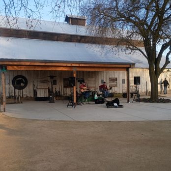 Jessie's Grove Winery - Wineries Near Me - Lodi, California