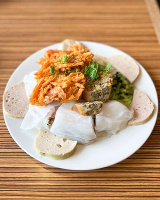 Banh Cuon Tay Ho 4 by null