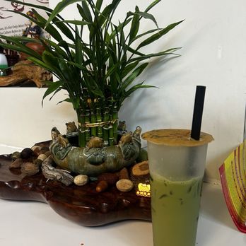 By Me Boba Tea - D6.Fruit Matcha Latte 水果抹茶拿鐵 with rose lychee & boba - Bubble Tea Near Me - San Francisco, California By Me Boba Tea - D6.Fruit Matcha Latte 水果抹茶拿鐵 with rose lychee & boba - Bubble Tea Near Me - San Francisco, California