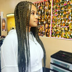 DD's African Hair Braiding