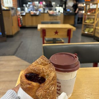 Pret A Manger - Coffee & Tea Near Me - Glasgow, GLG Pret A Manger - Coffee & Tea Near Me - Glasgow, GLG