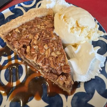 Lulu's Chocolate Bar - Praline Pecan Pie - Desserts Near Me - Savannah, Georgia