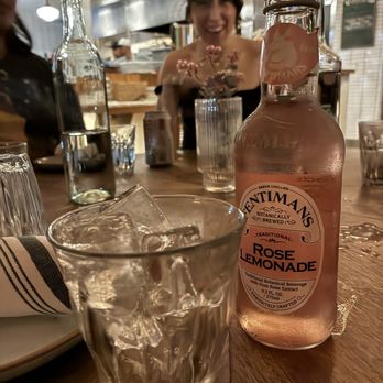 De La Nonna - Rose Lemonade - Pizza Near Me - Los Angeles, California