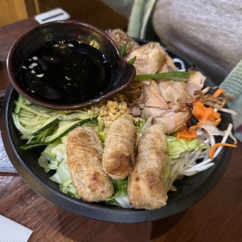 Tanglad - Five 22. Roasted 5-Spice Chicken Rice Noodles and Imperial Rolls - Vietnamese Near Me - San Francisco, California Tanglad - Five 22. Roasted 5-Spice Chicken Rice Noodles and Imperial Rolls - Vietnamese Near Me - San Francisco, California