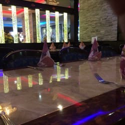 China-Restaurant Lucky Palace - Tables and interior