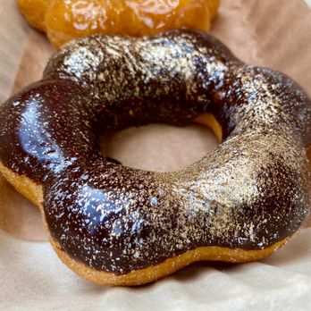 AlimamaTea - Onyx Mochi Donut (Caramel Dark Chocolate) - Alimama - Desserts Near Me - New York, New York
