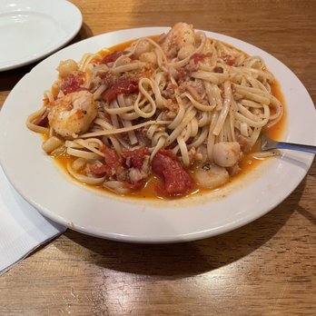 Bottega di Capri - Seafood pasta dish with shrimp clams and scallops - Italian Near Me - Brookline, Massachusetts Bottega di Capri - Seafood pasta dish with shrimp clams and scallops - Italian Near Me - Brookline, Massachusetts