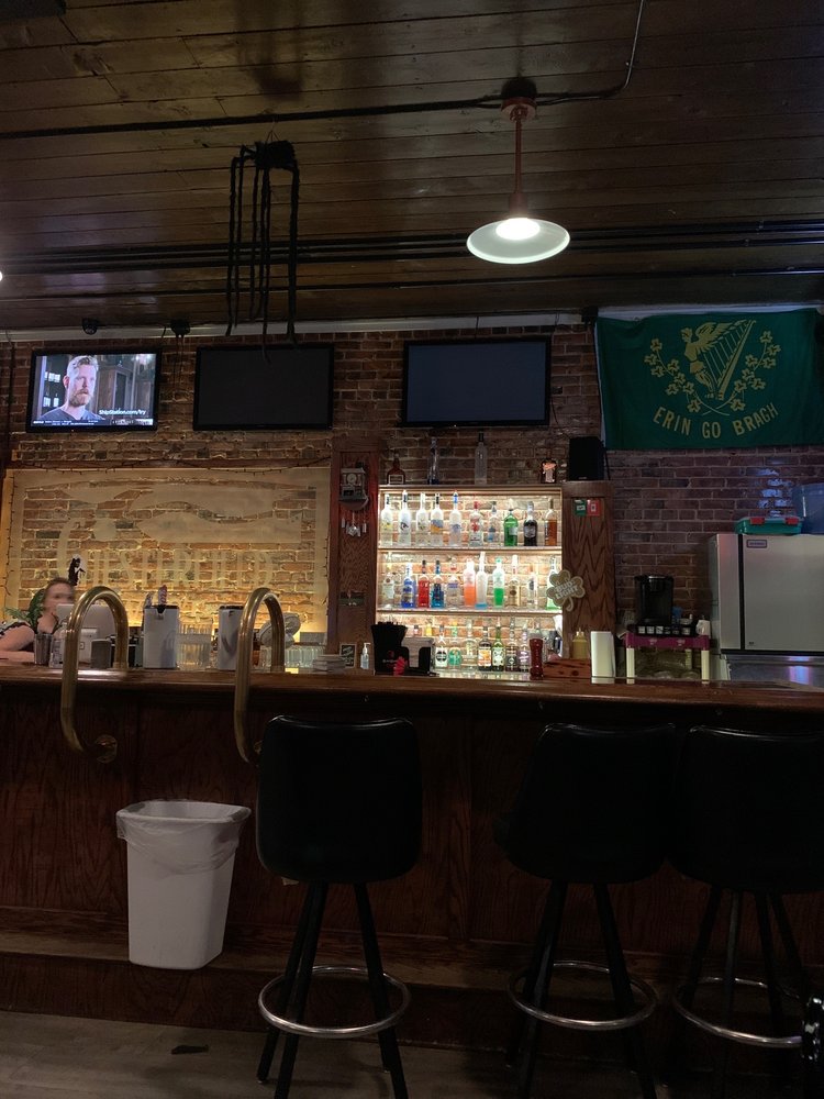 CHESTERFIELD WEST Updated July 2024 11 Reviews 305 E Douglas St