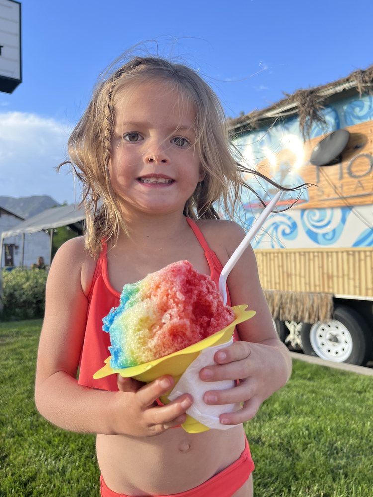 Hokulia Shave Ice Logo