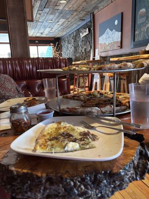 AL FORNO FERRUZZA PIZZA RHODODENDRON by null