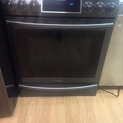 Royal Appliances - Slide in gas range