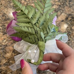 WRONG PIN SHOULD BE CORSAGE !!!