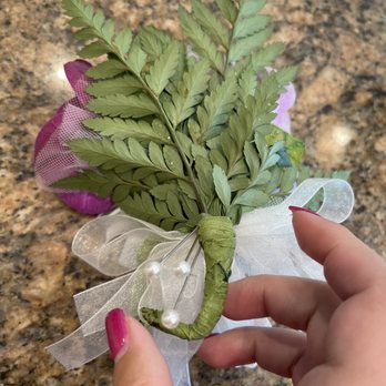 Flowerama - WRONG PIN SHOULD BE CORSAGE !!! - Florists Near Me - Mundelein, Illinois