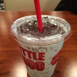 MOOYAH Burgers, Fries & Shakes - Little Moo Mint Chocolate Chip Shake