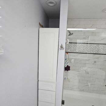 Quality Remodeling - Unfinished cabinet. Was supposed to go to the ceiling. - General Contractors Near Me - Midlothian, Virginia Quality Remodeling - Unfinished cabinet. Was supposed to go to the ceiling. - General Contractors Near Me - Midlothian, Virginia