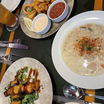 Martin's Tavern - Clam chowder, calamari and Hawaiian chicken skewers - Breakfast & Brunch Near Me - Washington, DC, District of Columbia Martin's Tavern - Clam chowder, calamari and Hawaiian chicken skewers - Breakfast & Brunch Near Me - Washington, DC, District of Columbia