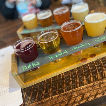 Foxtown Brewing - Beer flight - Brewpubs Near Me - Mequon, Wisconsin Foxtown Brewing - Beer flight - Brewpubs Near Me - Mequon, Wisconsin