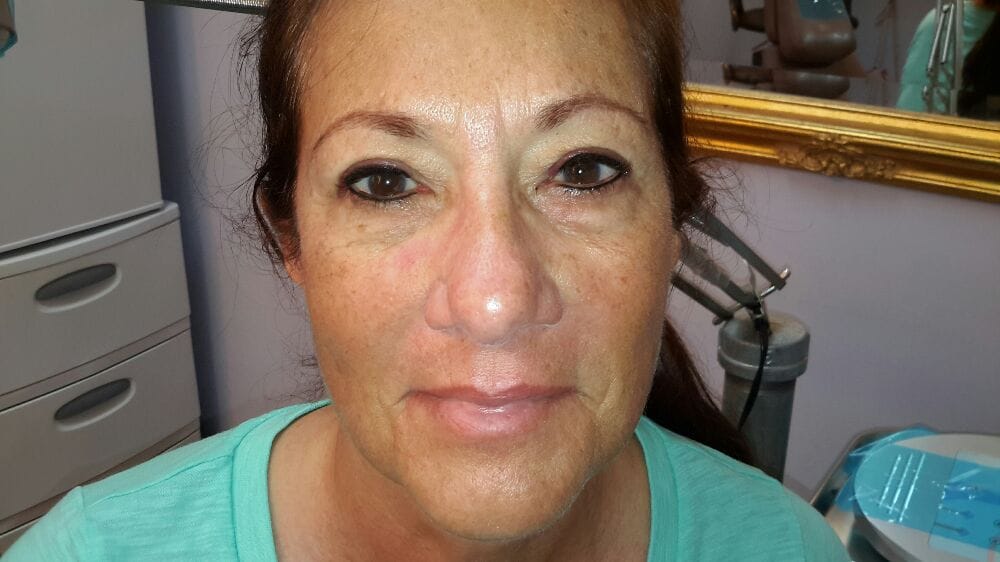 Pretty Woman Permanent Cosmetics and Micro Needling Specialist Logo