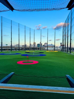 Five O Fore Golf + Entertainment by null