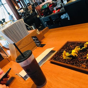 Foto de Starbucks Reserve - Birmingham, MI, Estados Unidos