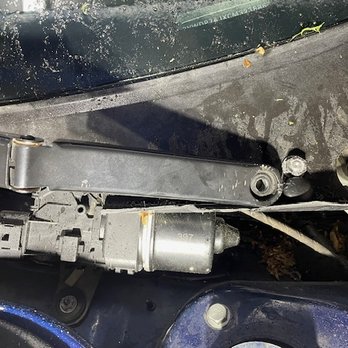 Safelite AutoGlass - Driver wiper linkage after Safelite damage1 - Auto Glass Services Near Me - Bridgeport, Connecticut Safelite AutoGlass - Driver wiper linkage after Safelite damage1 - Auto Glass Services Near Me - Bridgeport, Connecticut