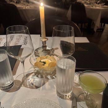 Maple & Ash - Welcome drink and chips with caviar and French onion - Steakhouses Near Me - Miami, Florida