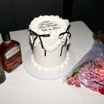 Hanoli Cakes - Bakeries Near Me - Glendale, New York