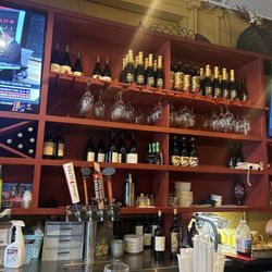 Sisters’ Bistro - Bar area