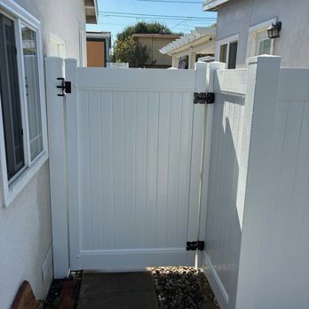 Irvine Fence - White Vinyl Gate - Fences & Gates Near Me - Wilmington, California Irvine Fence - White Vinyl Gate - Fences & Gates Near Me - Wilmington, California