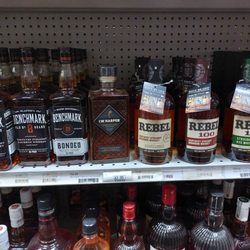 Pats Liquor Leaf & Wine - Great bourbon