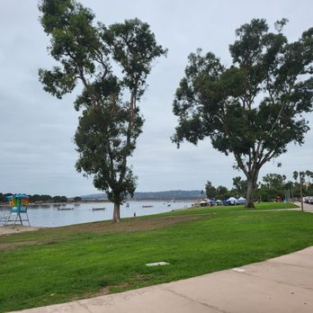 Tecolote Shores - Sunday morning dragon boat festival - Parks Near Me - San Diego, California
