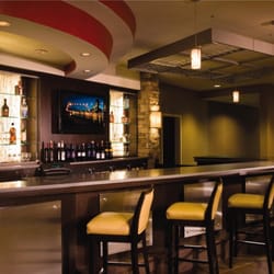 Reflect Restaurant - Have a drink at the full service bar