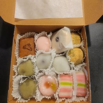 Fugetsu-Do - Candy Stores Near Me - Los Angeles, California