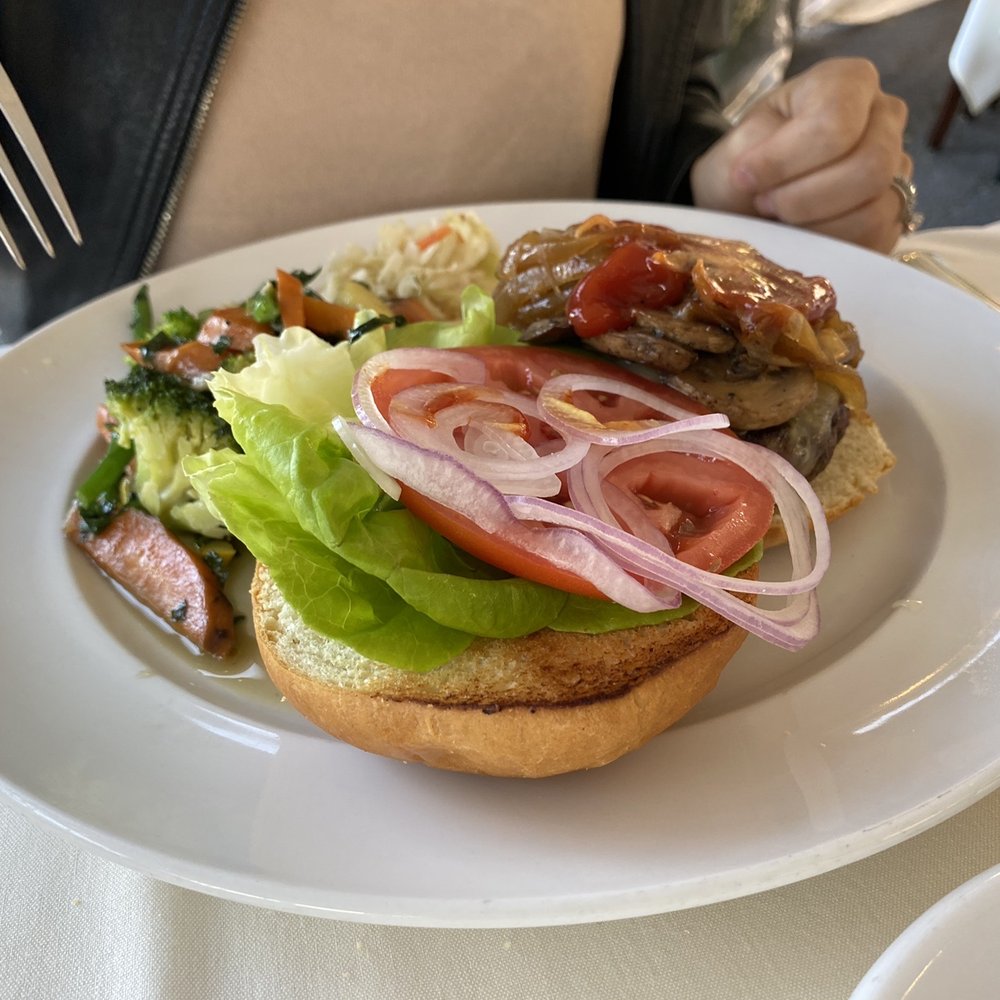 Southern Inn - Burger - Bars Near Me - Lexington, Virginia Southern Inn - Burger - Bars Near Me - Lexington, Virginia