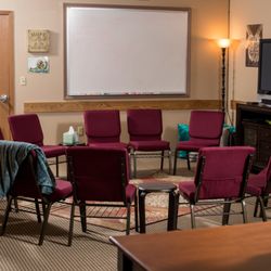 Breakthrough Recovery Group - Just one of Breakthrough's warm and inviting group therapy rooms.