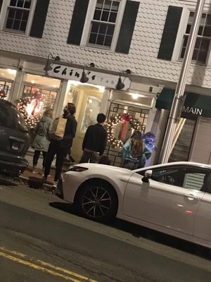 Ching's Table by null