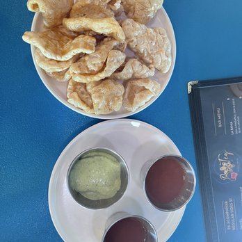 Batey Puerto Rican Gastronomy - Chicharrones con salsa "pique" y salsa de cilantro - Puerto Rican Near Me - Tucson, Arizona Batey Puerto Rican Gastronomy - Chicharrones con salsa "pique" y salsa de cilantro - Puerto Rican Near Me - Tucson, Arizona