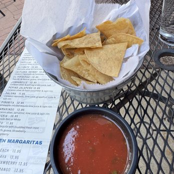 El Mero Mero - chips/salsa - Mexican Near Me - Schaumburg, Illinois