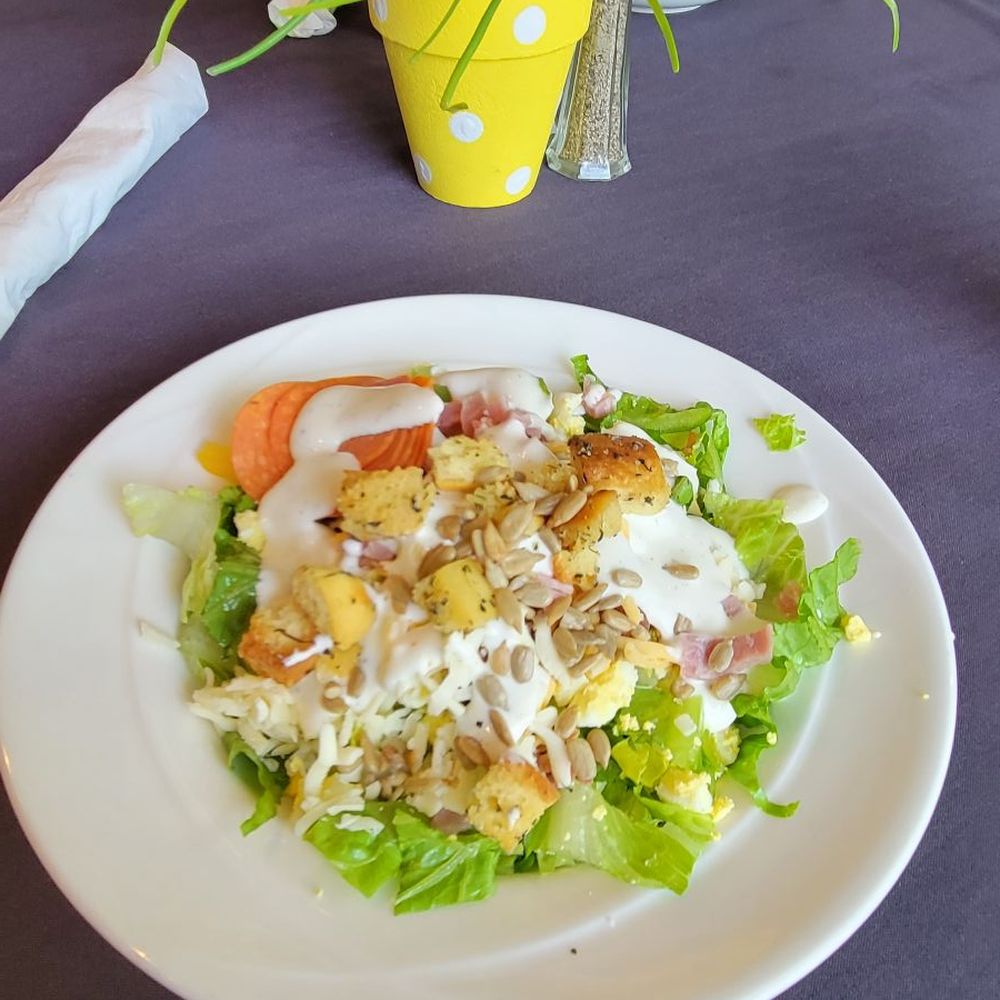Black Knight Kitchen - Fresh salad bar - Seafood Near Me - Beckley, West Virginia