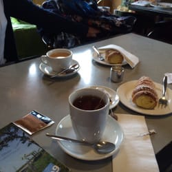 Maillard Gourmandises et Traditions - Tea, coffee and self made pastry. Great!