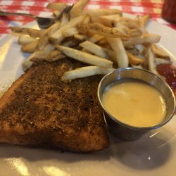 Hubbard Park Lodge - Blackened salmon