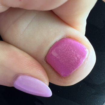 Red Nail Salon - Toe polish bubbles - Nail Salons Near Me - Chicago, Illinois Red Nail Salon - Toe polish bubbles - Nail Salons Near Me - Chicago, Illinois