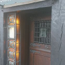 Suitbertusstuben - Zugang zum Lokal.