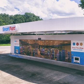 SmartMart - the front of a convenience store - Gas Stations Near Me - Memphis, Tennessee