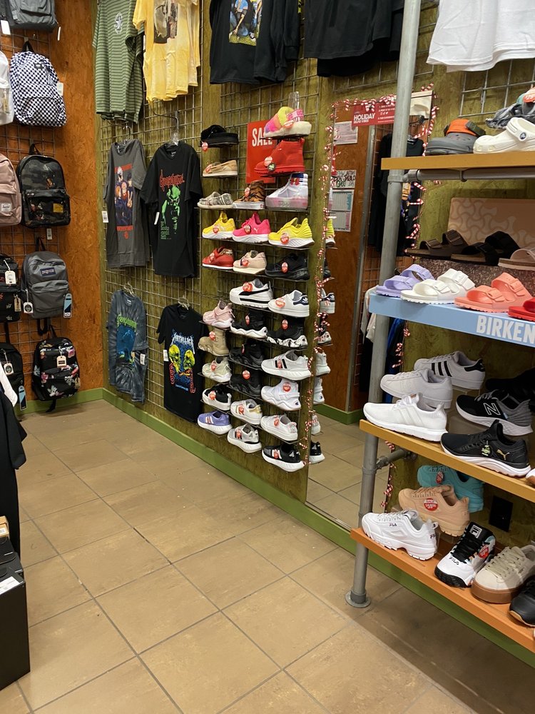 JOURNEYS Updated September 2024 698 Baltimore Pike, Bel Air