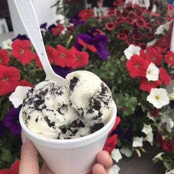 The Frozen Farmer - Cookies and cream and some beautiful hanging baskets! - Ice Cream & Frozen Yogurt Near Me - Bridgeville, Delaware The Frozen Farmer - Cookies and cream and some beautiful hanging baskets! - Ice Cream & Frozen Yogurt Near Me - Bridgeville, Delaware
