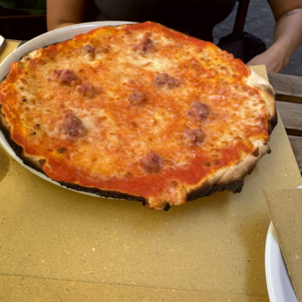 Alle Carrette - Margarita with sausage - Pizza Near Me - Rome, RM