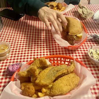 Bubba's Catfish-2-Go - Catfish Meat Pie Plate Mini Crab Cakes - American Near Me - Hot Springs, Arkansas