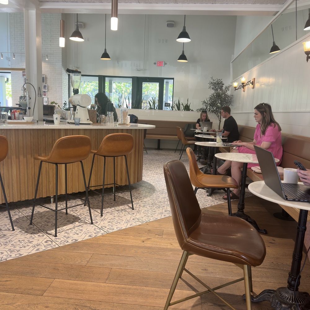 Crimson  - Vibe - Coffee & Tea Near Me - Columbus, Ohio